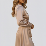 Damen Mini Kleid mit V-Ausschnitt und Wickel-Taille
