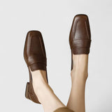 Damen Orthopädische Low-Heeled Loafer mit Slip-On Design für ganztägigen Komfort
