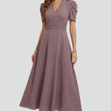V-Ausschnitt Midi-Kleid mit kurzen Ärmeln