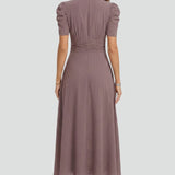 V-Ausschnitt Midi-Kleid mit kurzen Ärmeln