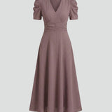 V-Ausschnitt Midi-Kleid mit kurzen Ärmeln