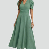 V-Ausschnitt Midi-Kleid mit kurzen Ärmeln