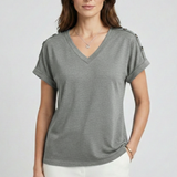 Damen T-Shirt mit V-Ausschnitt und umgeschlagenen Ärmeln