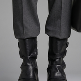 Damenstiefel mit seitlichen Schnallenakzenten für den Herbst