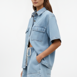 Damen Denim Set mit Kurzarm-Hemdjacke und Shorts