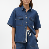 Damen Denim Set mit Kurzarm-Hemdjacke und Shorts
