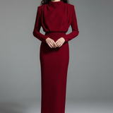 Damenkleid mit hohem Ausschnitt und langen Ärmeln