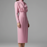 Damenkleid mit hohem Ausschnitt und langen Ärmeln