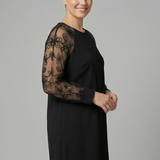 Damenkleid mit Rundhalsausschnitt und Spitzenärmeln