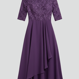 Damenkleid mit Rundhalsausschnitt und kurzen Ärmeln