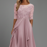 Damenkleid mit Rundhalsausschnitt und kurzen Ärmeln