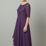 Damenkleid mit Rundhalsausschnitt und kurzen Ärmeln