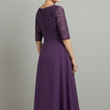 Damenkleid mit Rundhalsausschnitt und kurzen Ärmeln