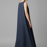 Damenkleid mit Rundhalsausschnitt und seitlichen Taschen