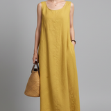Damenkleid mit Rundhalsausschnitt und seitlichen Taschen
