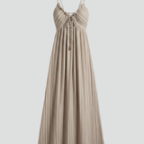 Damenkleid mit Spaghetti-Trägern und plissierter Oberfläche