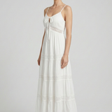 Damenkleid mit Spaghettiträgern und gestuftem Rock