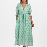 Damenkleid mit V-Ausschnitt und gemusterter Oberfläche