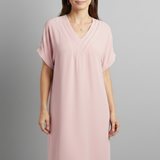 Damenkleid mit V-Ausschnitt und kurzen Ärmeln