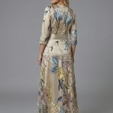 Damenkleid mit V-Ausschnitt und Dreiviertelärmeln