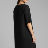 Damenkleid mit V-Ausschnitt und Dreiviertelärmeln