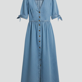 Damenkleid mit V-Ausschnitt und Knopfleiste