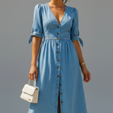 Damenkleid mit V-Ausschnitt und Knopfleiste