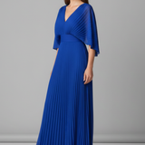 Damenkleid mit V-Ausschnitt und plissierter Maxiröcke
