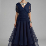 Damenkleid mit V-Ausschnitt und Drapiertem Oberteil