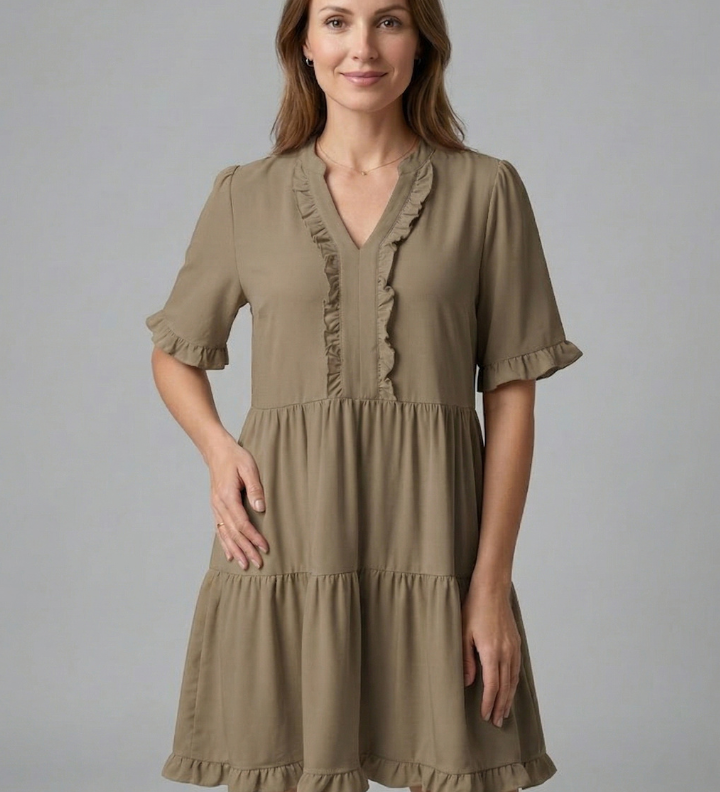 Damenkleid mit V-Ausschnitt und Rüschendetail
