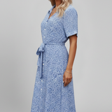 Damenkleid mit V-Ausschnitt und Knopfverschluss