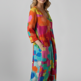 Damenkleid mit V-Ausschnitt und bedruckter Oberfläche
