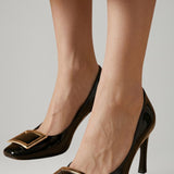 Damen Sandalen mit Absatz, quadratischer Zehenform und metallischen Akzenten