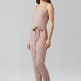 Damen-Jumpsuit mit Schulterträgern und gebundenem Taillendetail