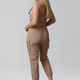 Damen-Jumpsuit mit quadratischem Ausschnitt und verstellbaren Trägern