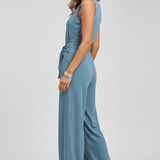 Damen-Jumpsuit mit V-Ausschnitt und Bindegürtel