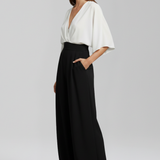 Damen-Jumpsuit mit V-Ausschnitt und weitem Bein