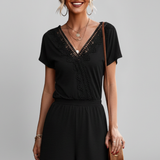 Damen Jumpsuit mit V-Ausschnitt und Häkel-Detail