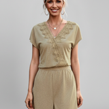 Damen Jumpsuit mit V-Ausschnitt und Häkel-Detail