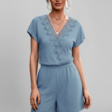 Damen Jumpsuit mit V-Ausschnitt und Häkel-Detail