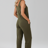 Damen-Jumpsuit mit V-Ausschnitt und seitlichen Taschen