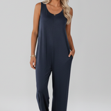 Damen-Jumpsuit mit V-Ausschnitt und seitlichen Taschen
