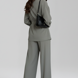 Damen-Jumpsuit mit V-Ausschnitt und Taillengürtel