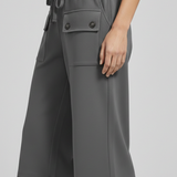 Damen Knie-lange Shorts mit elastischem Bund und Taschen