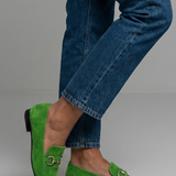 Damen Leder Slipper mit Metall-Detail für den ganzjährigen Gebrauch