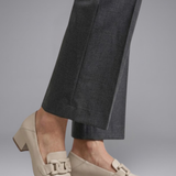 Damen Leder Slipper mit Slip-On Design für ganzjährige Trageweise