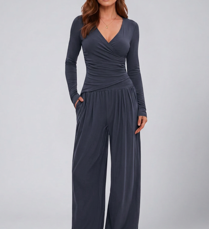 Damen Lounge-Set mit Wickeloberteil und weitem Hosenbein