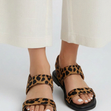 Damen Sandalen mit Leopardenmuster und Fersenriemen