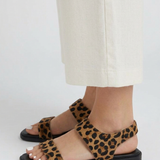 Damen Sandalen mit Leopardenmuster und Fersenriemen