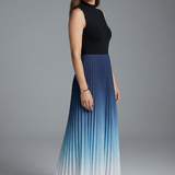 Maxikleid für Damen mit ärmellosem Design und gefaltetem Rock